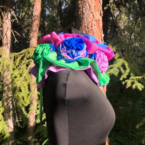 Colorful Ombré Double Layer Ruffle Circus Clown Ruff Tie Closure Large Flowers - Picture 9 of 11